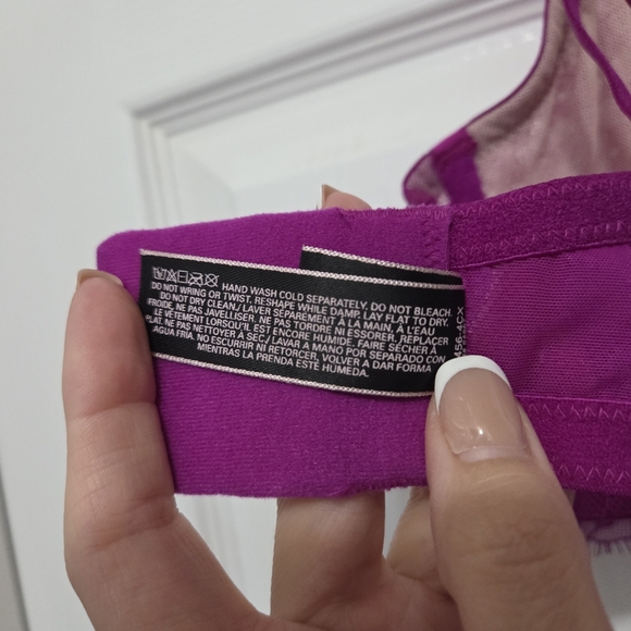 Victoria's Secret Very Sexy Unlined Demi Magenta Lace Bra Size 36DDD - Picture 8 of 8